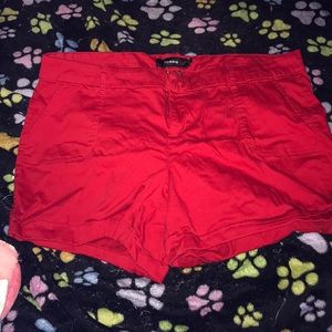 💄LIKE NEW lipstick red shorts 💄